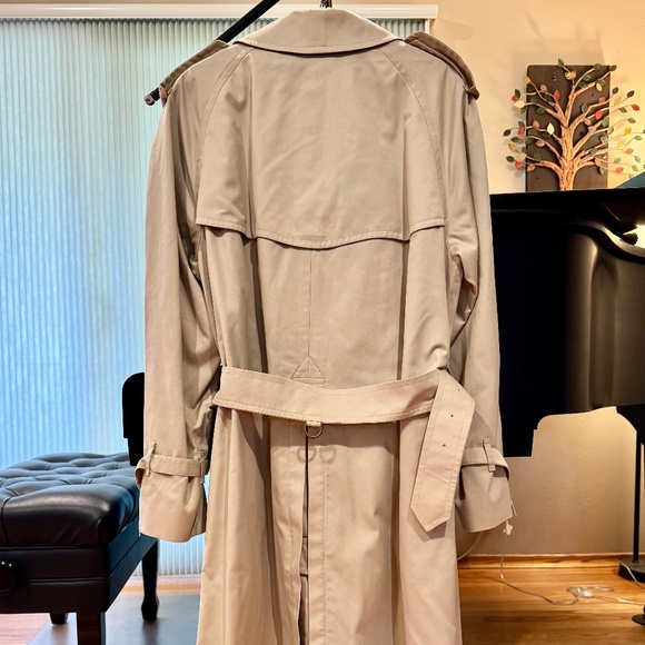 Used Authentic Vintage Burberry Man classic trench coat - Picture 2 of 5